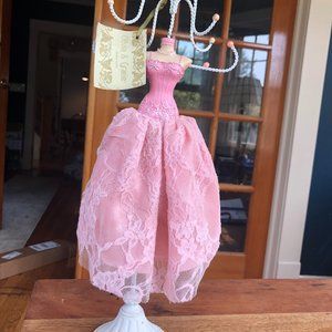Ballroom/ballerina jewerly holder
